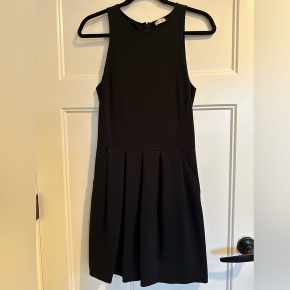 SUNDAY BEST Aritzia Fit & Flare Tartine Dress - Picture 2 of 4